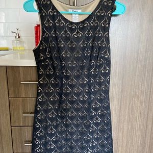 Women’s small black patterned dress